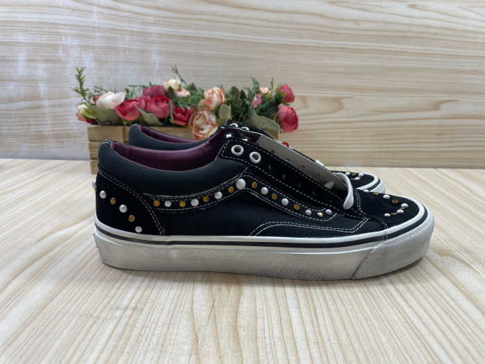 VA& SNEAKER