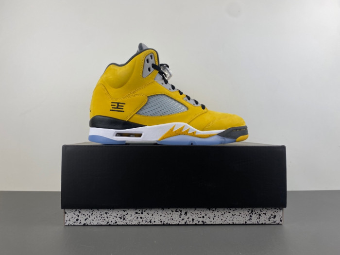 Air Jordan 5 Retro Tokyo T23 (2025)  IO3372-700