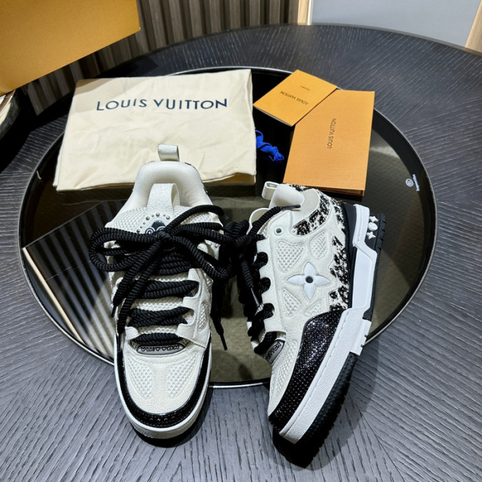 L0VT SNEAKER