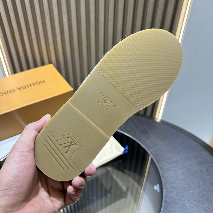 L0VT SANDAL