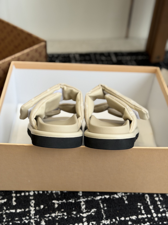 L0VT SANDAL