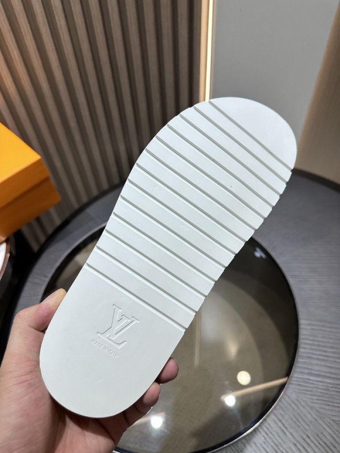 L0VT SANDAL