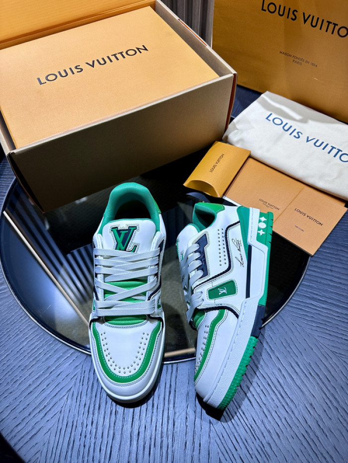 L0VT SNEAKER