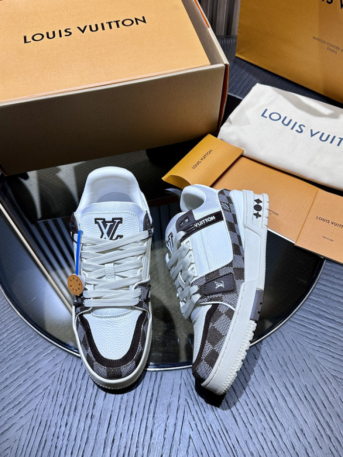 L0VT SNEAKER