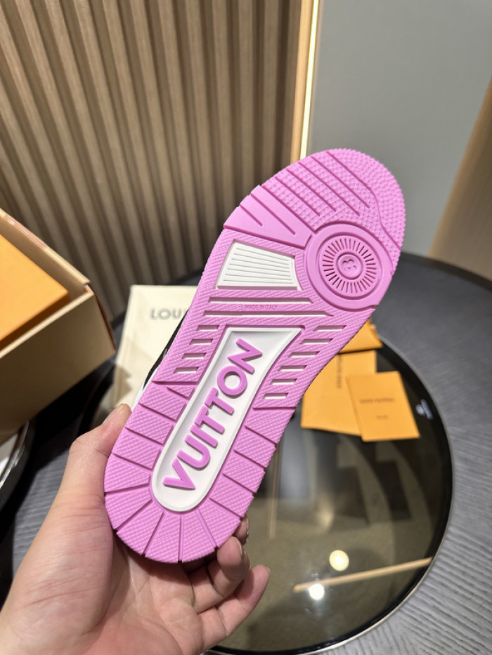 L0VT SNEAKER