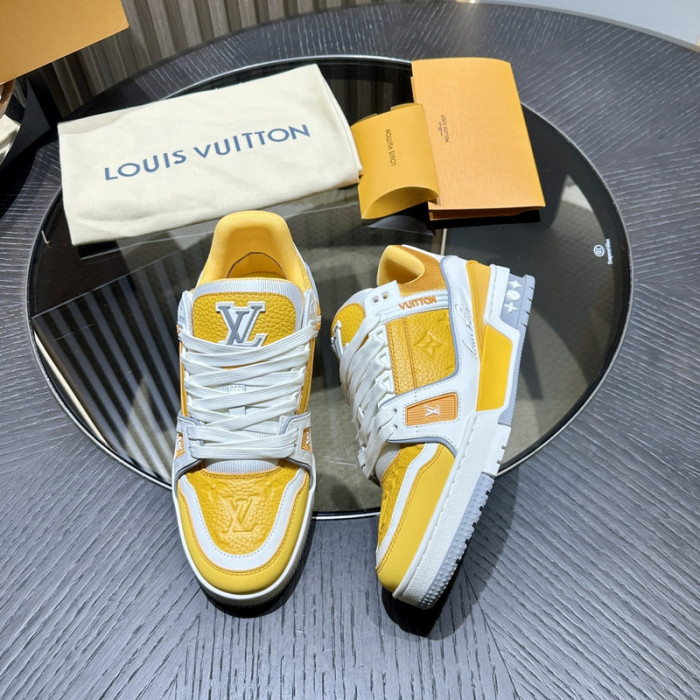 L0VT SNEAKER