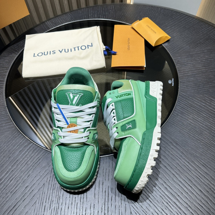 L0VT SNEAKER