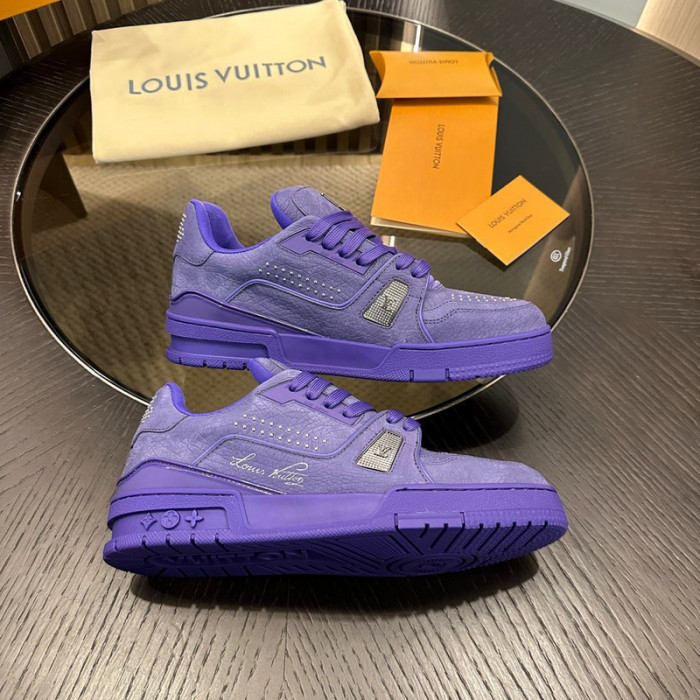 L0VT SNEAKER