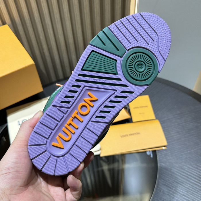 L0VT SNEAKER