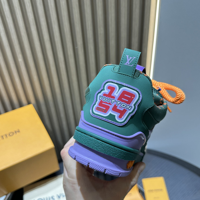 L0VT SNEAKER
