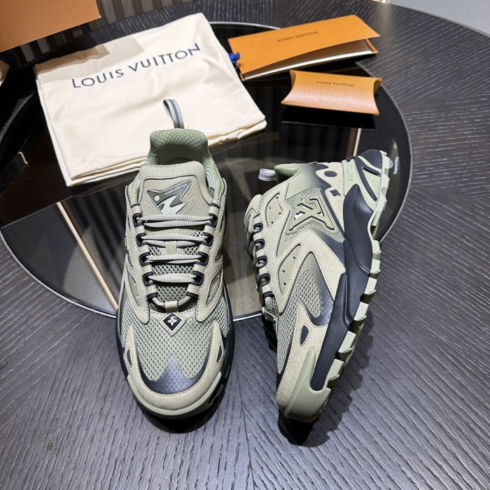L0VT SNEAKER