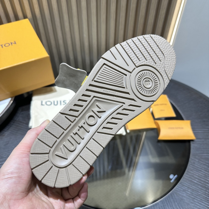L0VT SNEAKER