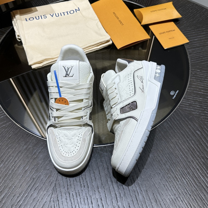 L0VT SNEAKER