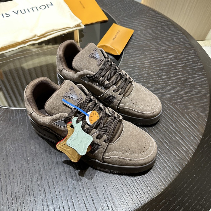 L0VT SNEAKER