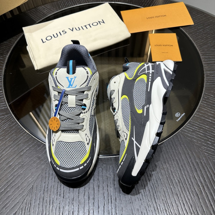 L0VT SNEAKER
