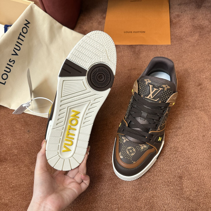 L0VT SNEAKER