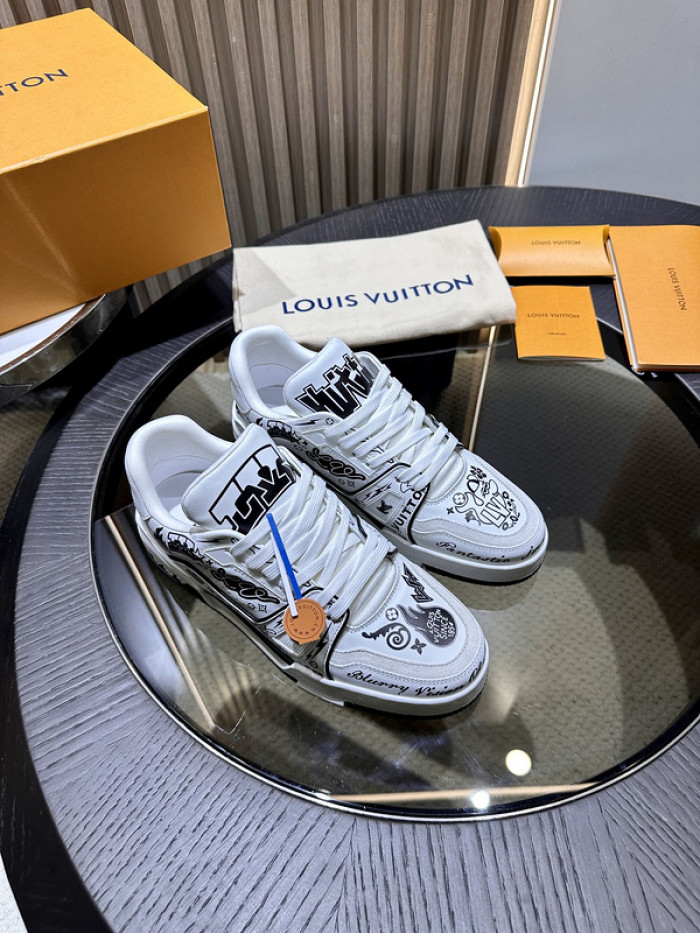 L0VT SNEAKER