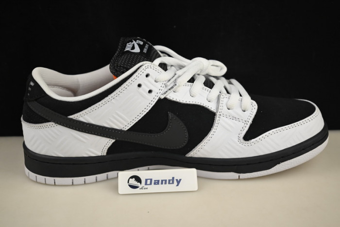Nike SB Dunk Low TIGHTBOOTH FD2629-100