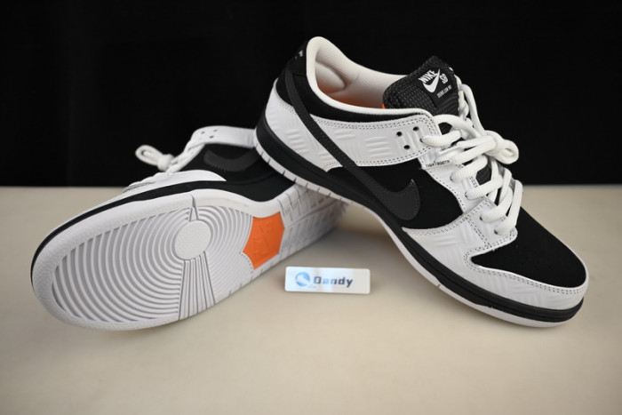 Nike SB Dunk Low TIGHTBOOTH FD2629-100