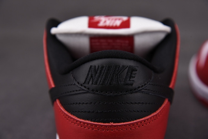 NIKE SB DUNK LOW J-PACK CHICAGO - BQ6817-600