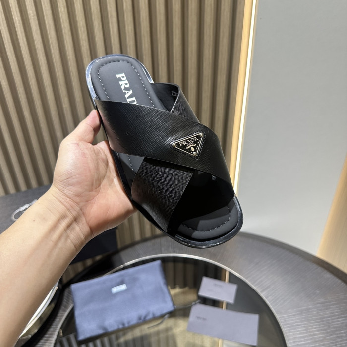 P SANDAL