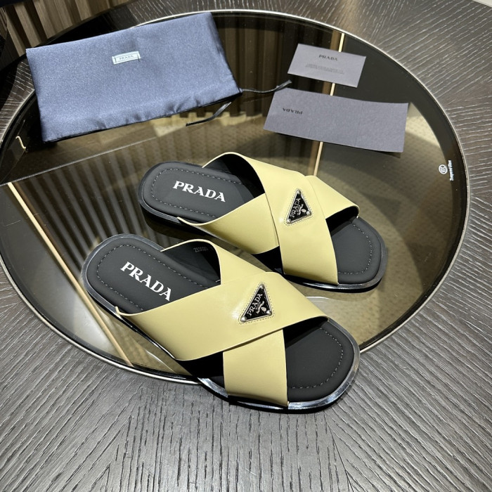 P SANDAL