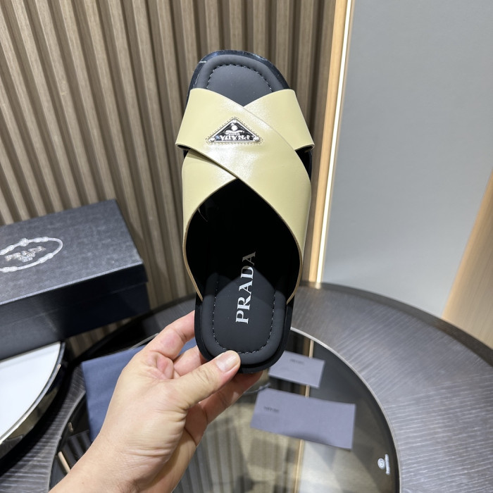 P SANDAL