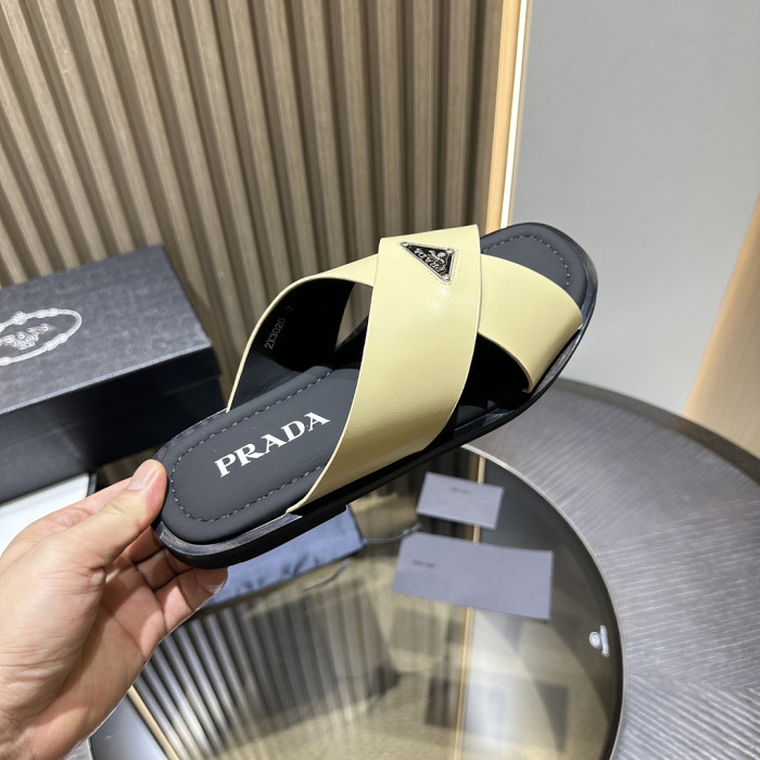 P SANDAL