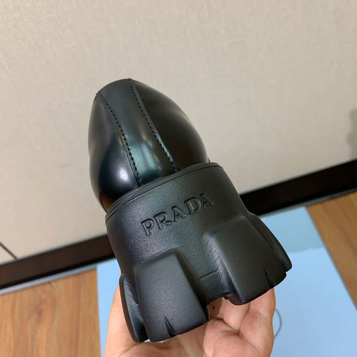 PRAD SNEAKER ( brushed leather )