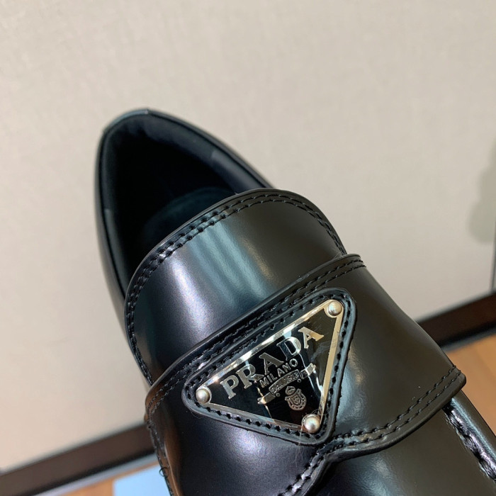 PRAD SNEAKER ( brushed leather )
