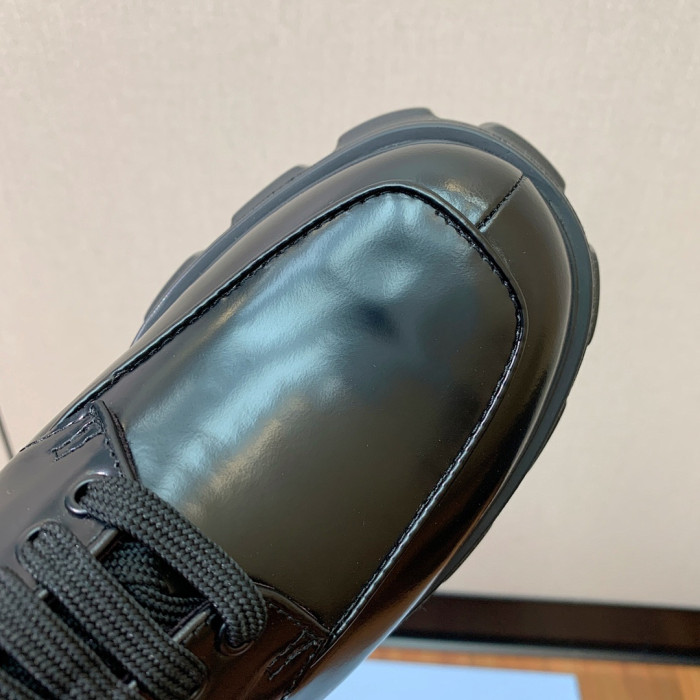 PRAD SNEAKER ( brushed leather )