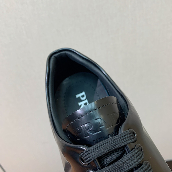 PRAD SNEAKER ( brushed leather )