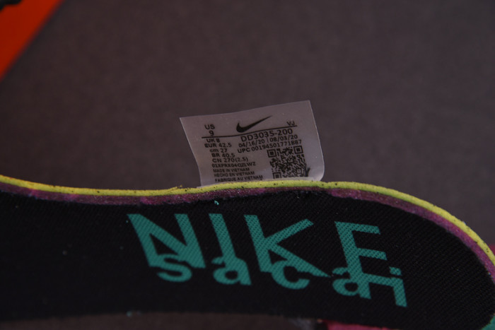 SACAI X NIKE VAPORWAFFLE "STRING/BLACK VILLAIN-RED" DD3035-200