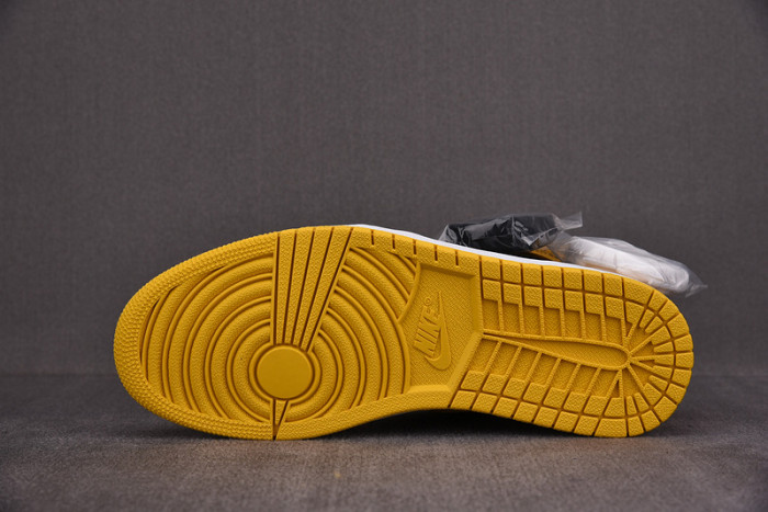 AIR JORDAN 1 HIGH OG “POLLEN” 555088-701