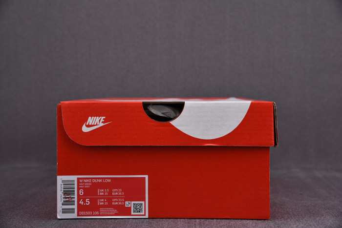 NIKE DUNK LOW ＂GREEN GLOW＂DD1503-105