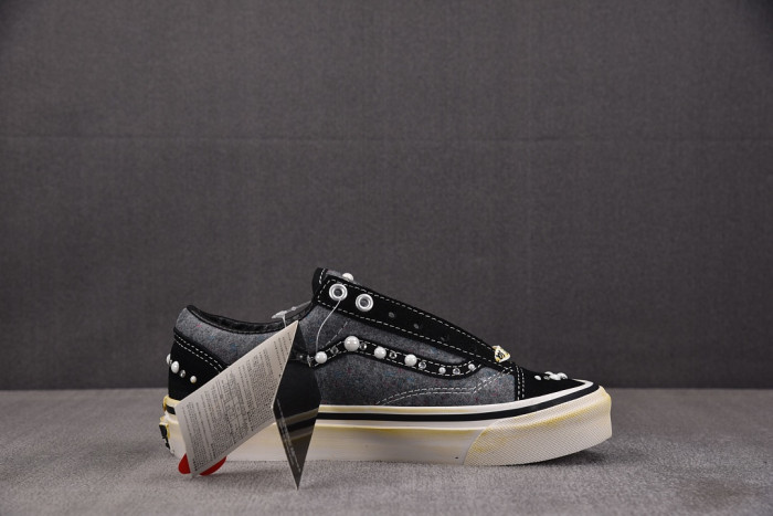 VA& SNEAKER