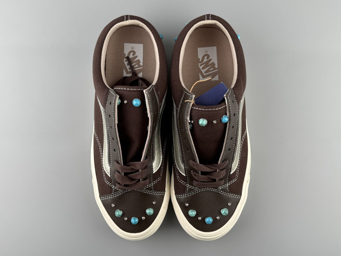 VA& SNEAKER