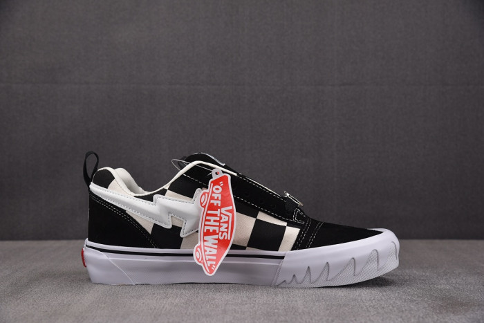 VA& SNEAKER