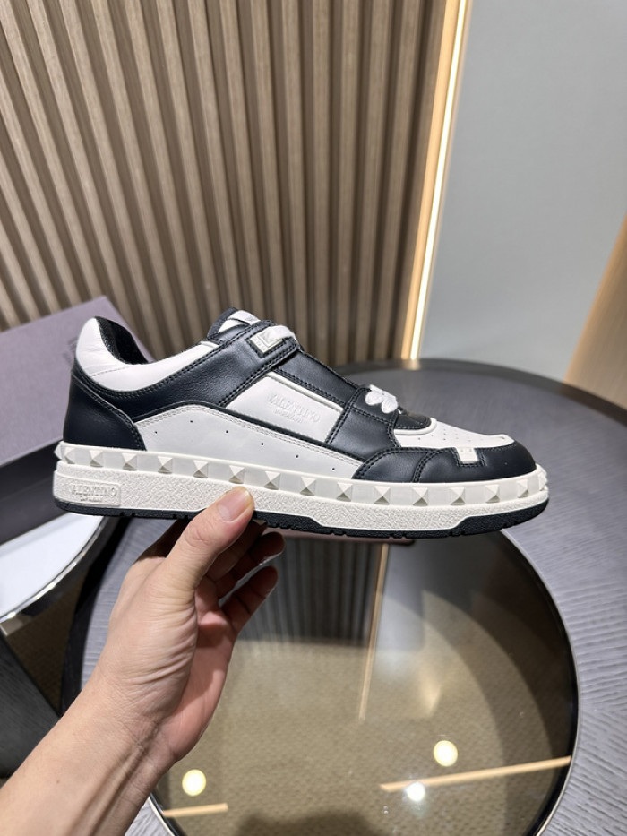 VALENT1N0 SNEAKER