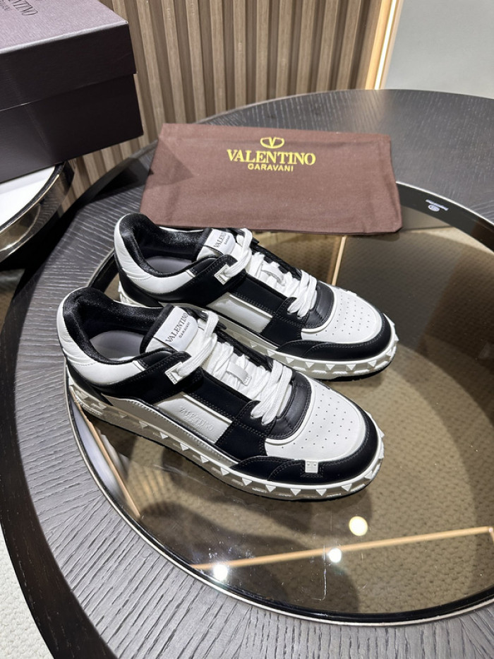 VALENT1N0 SNEAKER