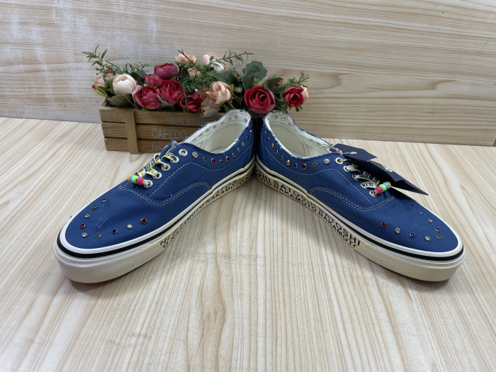 VA& SNEAKER