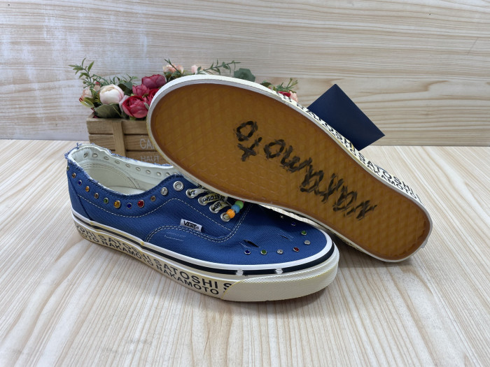 VA& SNEAKER