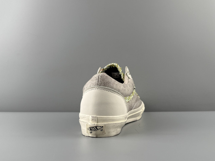 VA& SNEAKER