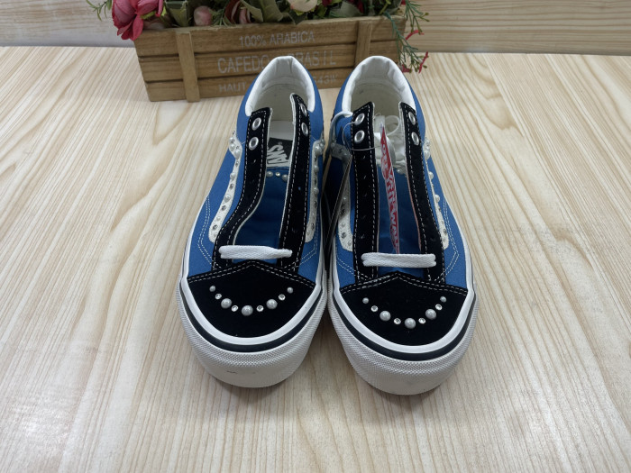 VA& SNEAKER