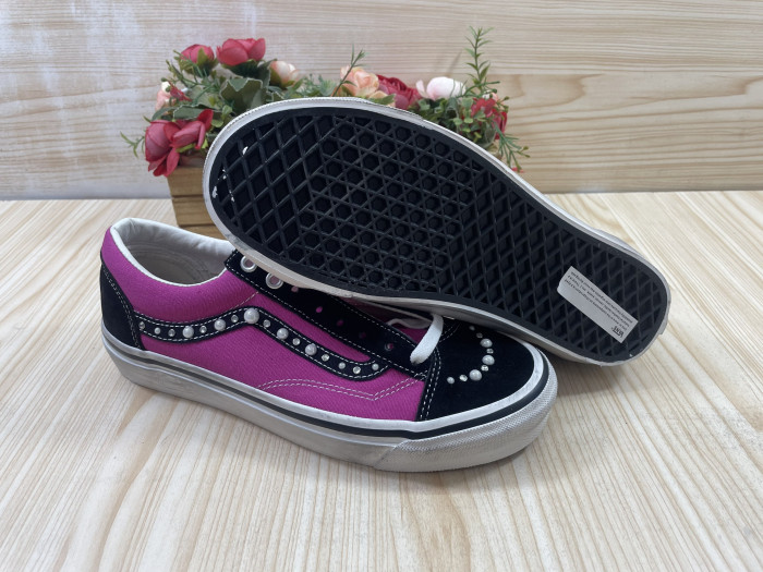 VA& SNEAKER